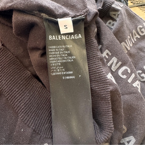 Balenciaga Logo Crop Knit Sweater - Picture 5 of 7